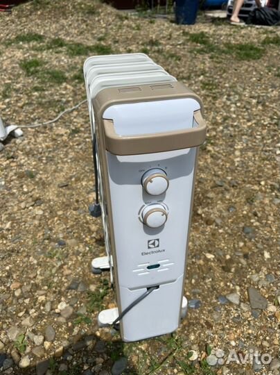 Обогреватель масляный Electrolux Wave EOH/M-9157