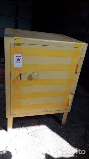 Сейф металлический б/у. Вагонка