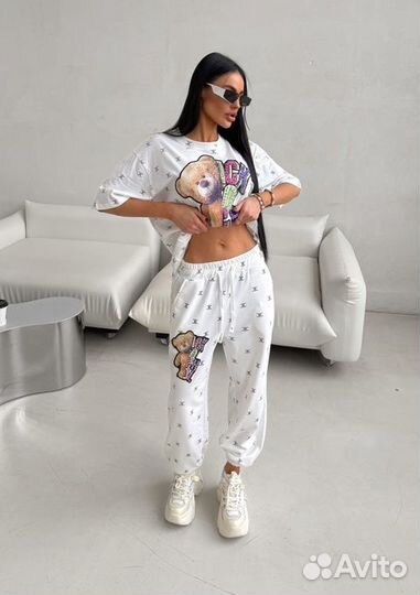 Костюм женский