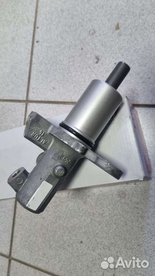 Главный тормозной цилиндр Пассат Б5+