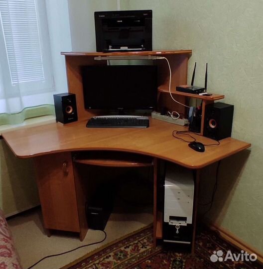 Компьютерный стол