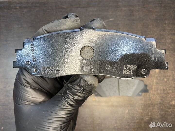 Колодки задние Land Cruiser 300 04466-60190