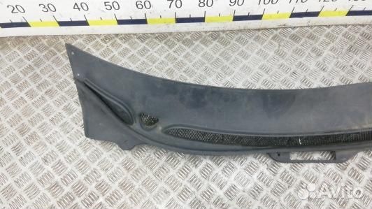 Накладка декоративная (жабо, дождевик) volvo XC70