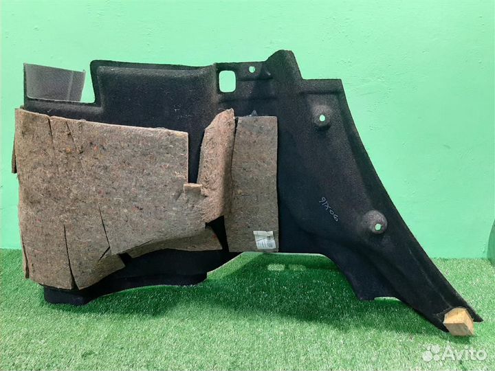 Обшивка багажника правая Nissan Almera Tino 2005