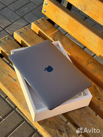 Macbook Pro 13 m1 8/512gb