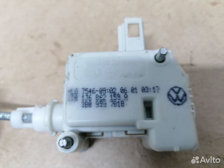 Актуатор замка багажника Volkswagen Golf 4 2003