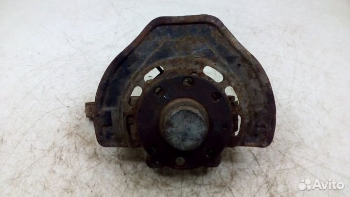 Кулак поворотный передний левый Opel Vectra B