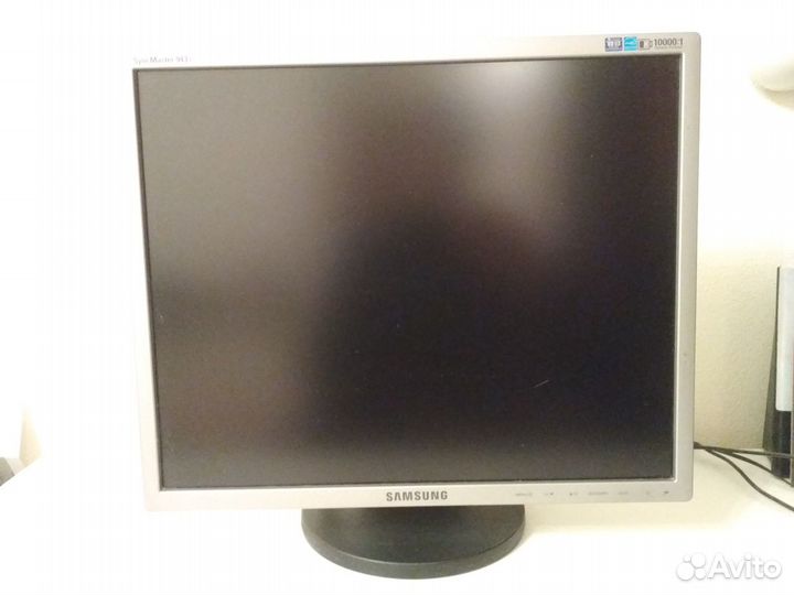 Монитор Samsung SyncMaster 943
