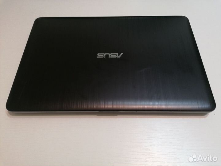 Ноутбук Asus на быстром 4 ядерном процессоре