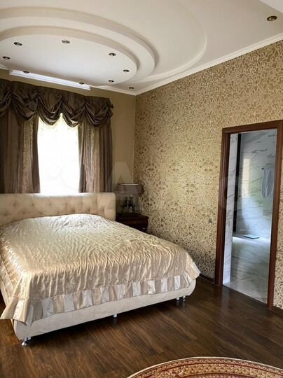 Дом 313 м² на участке 9 сот.