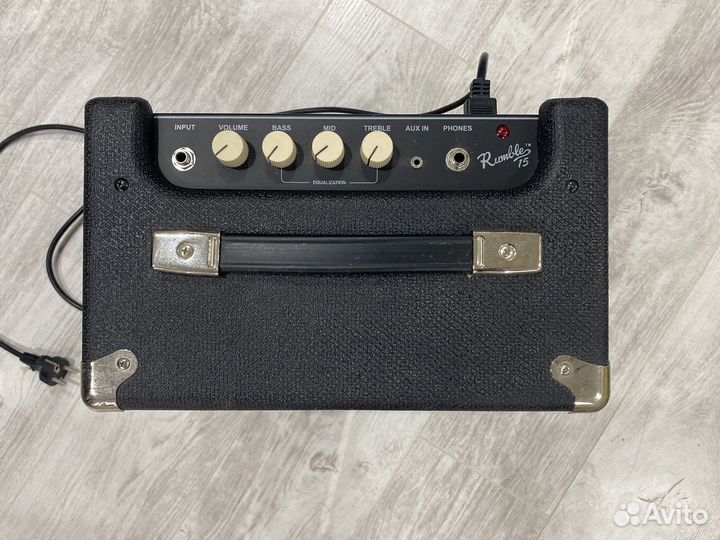 Басовый комбоусилитель Fender Rumble 15