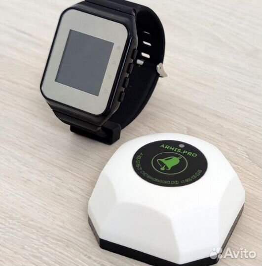 Кнопка вызова официанта, часы-пейджер персонала