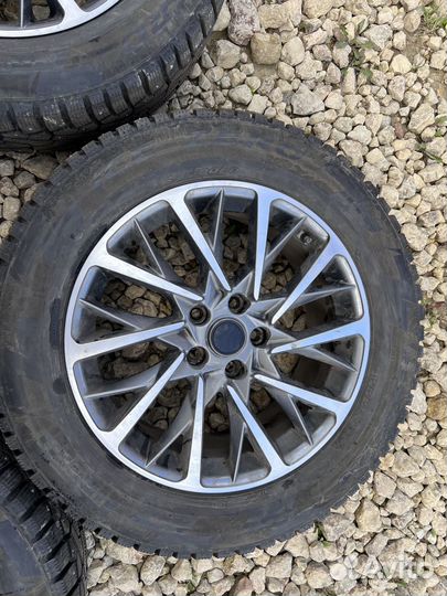 R18 Pirelli Ice Zero 235/60, PCD 5x114.3 DIA 67.1