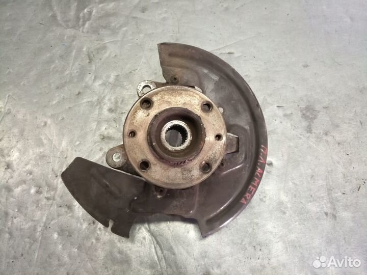 Поворотный кулак передний левый Nissan Almera G15