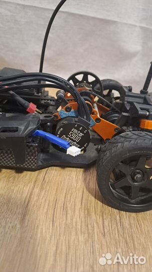 Радиоуправляемая модель 1/10