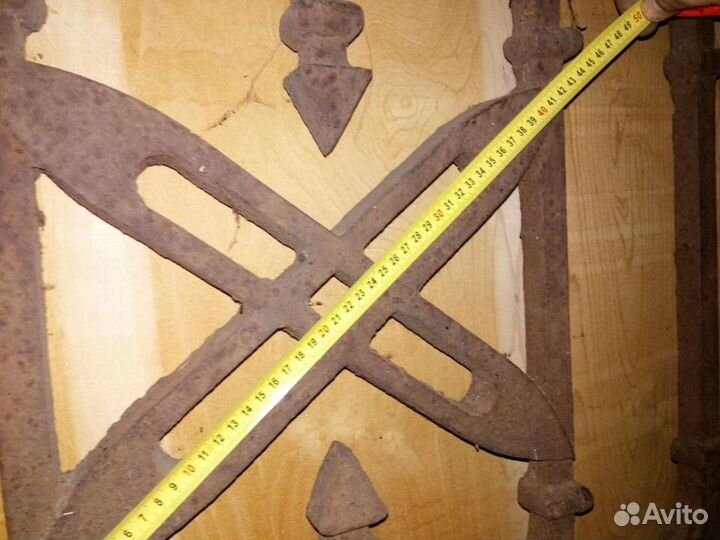 Антикварная чугунная ограда