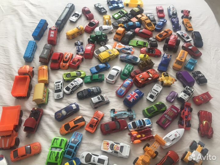 Игрушечные машинки