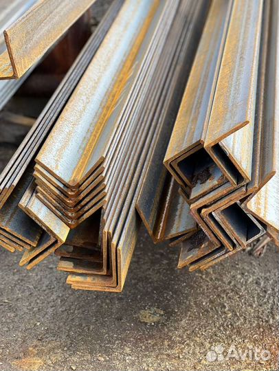 Металлический уголок 60*60