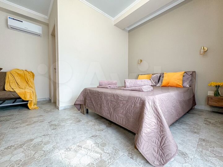 Комната 16 м² в 8-к., 2/2 эт.