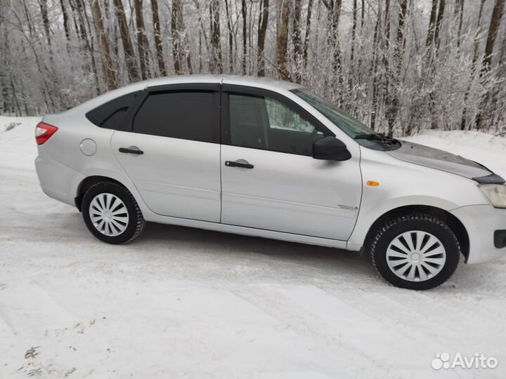 LADA Granta 1.6 МТ, 2015, 260 000 км