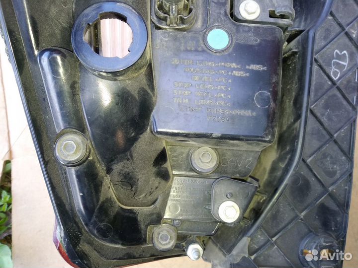 Фонарь правый Ford Explorer 5