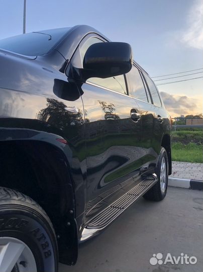 Lexus LX, 2010