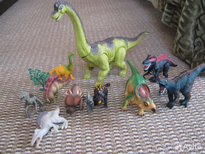 Динозавры игрушки. Лот 2
