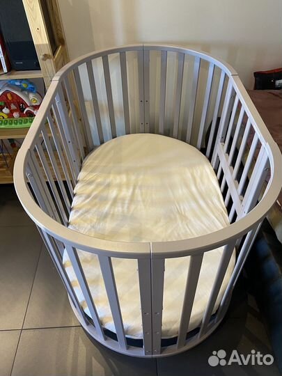 Детская кроватка трансформер с маятником