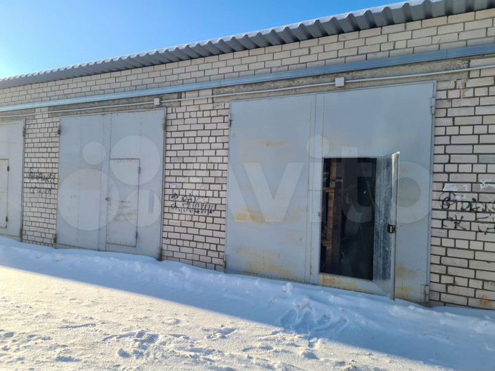 Гараж, > 30 м²