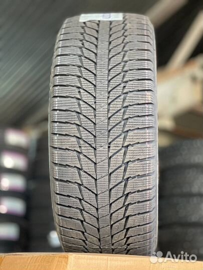 Triangle PL01 235/40 R18 95R