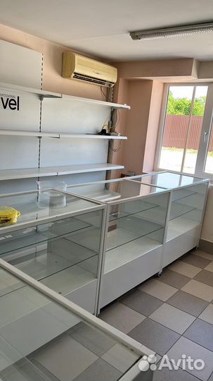 Торговое оборудование, прилавки, полки