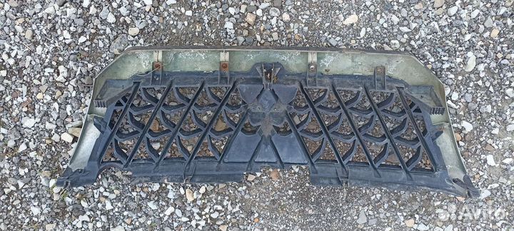 Решётка Mitsubishi