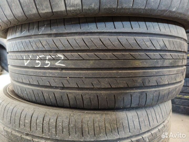 Yokohama Advan dB V551 245/45 R19