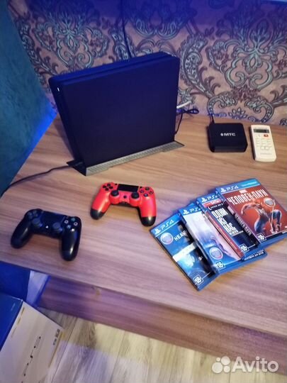 Sony playstation 4 PS4 slim 1tb