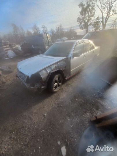 Суппорт от 210 Мерседеса