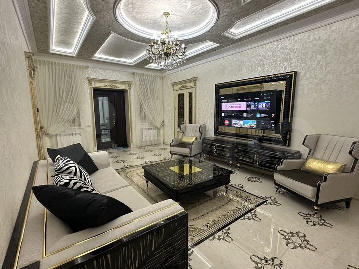 Дом 350 м² на участке 5,5 сот.