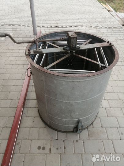 Медогонка 4 рамочная бу