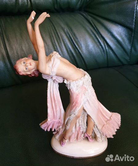 Продам статуэтку балерины