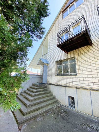 Коттедж 295 м² на участке 7,3 сот.