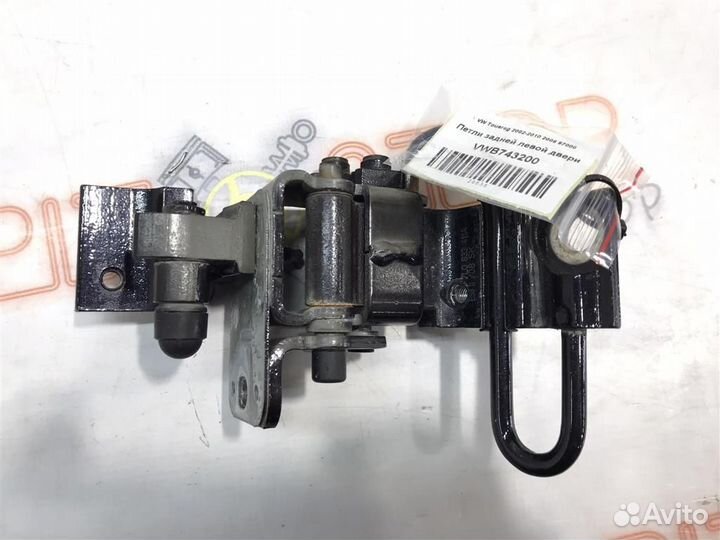 Петли задней левой двери VW Touareg GP (7LA,7L6,7