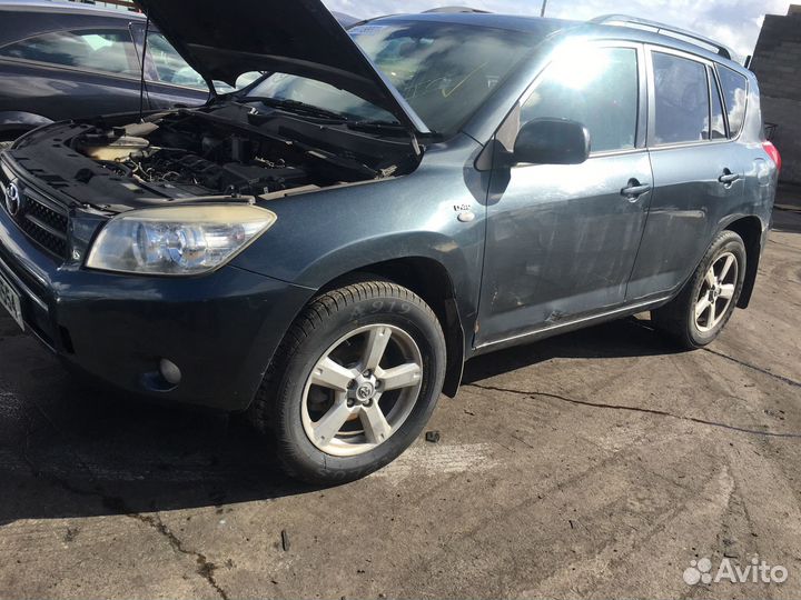 Блок управления двс toyota RAV 4 ZSA3 2006