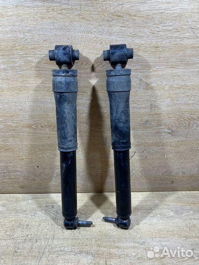 Комплект задних амортизаторов Renault Megane 3 141