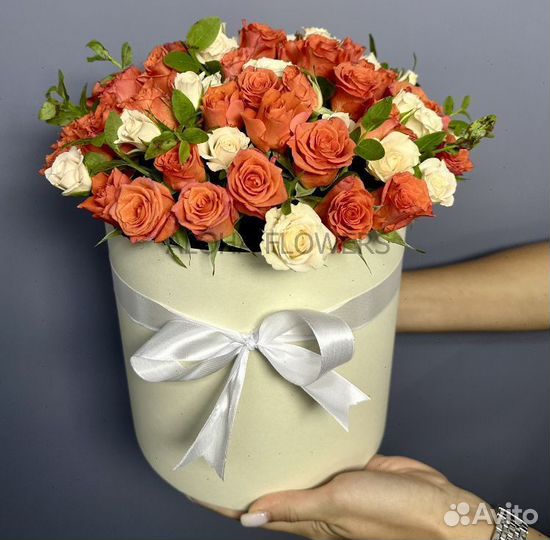 Кустовые розы букет