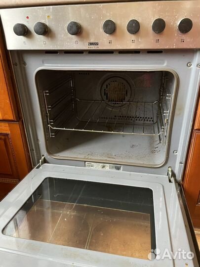 Варочная панель и духовка Zanussi ZHQ 631