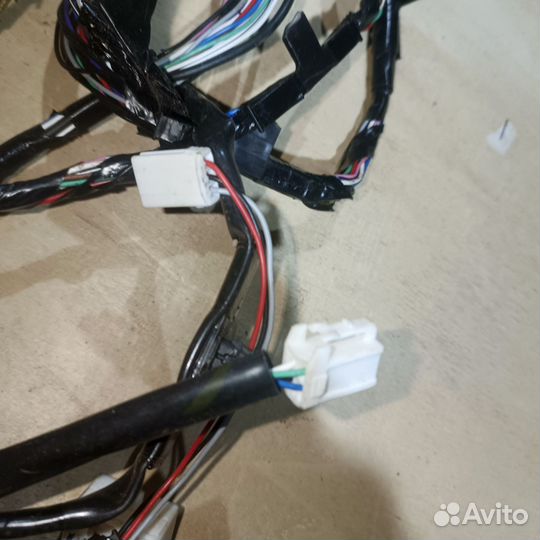 Проводка багажника Mitsubishi Outlander 3