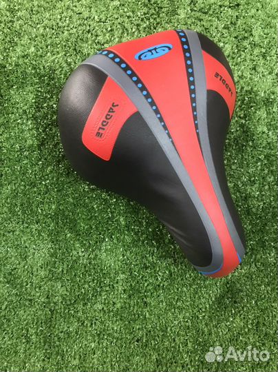 Седло новое для велосипеда