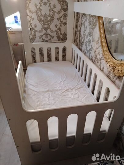 Детская кровать домик