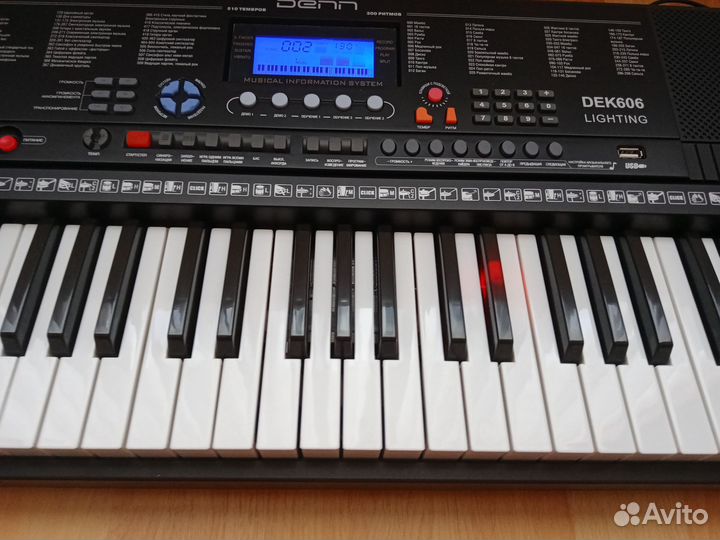 Синтезатор Denn Dek 606 Lighting с подсветкой