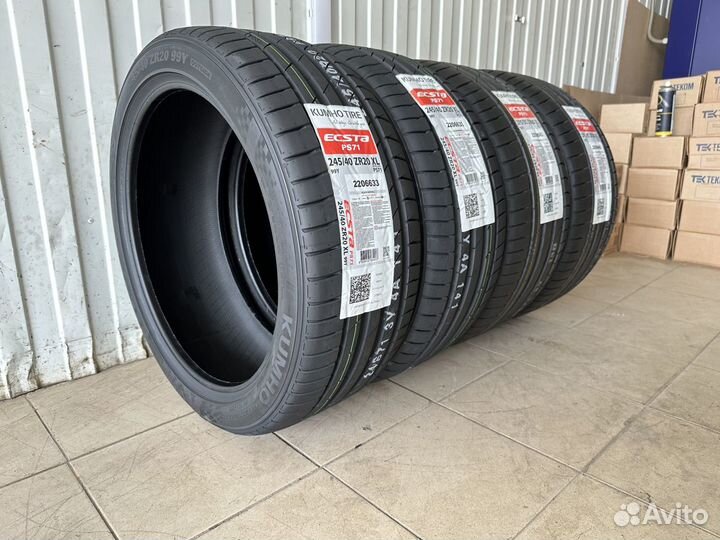 Kumho Ecsta PS71 245/45 R18