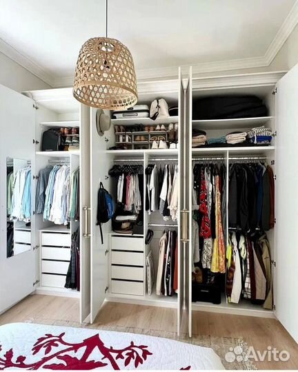 Светлый шкаф для вашего дома